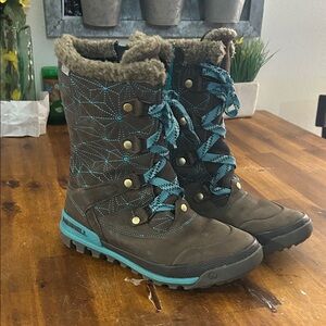 Women's Silversun Brown/Teal Lace Performance Inside Zip Winter Boots.6.5